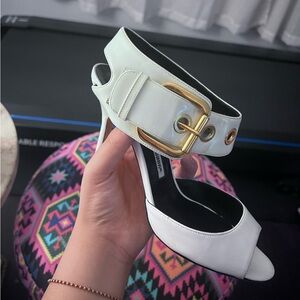 Manolo Blahnik Ivory Leather Peeptoe Heels